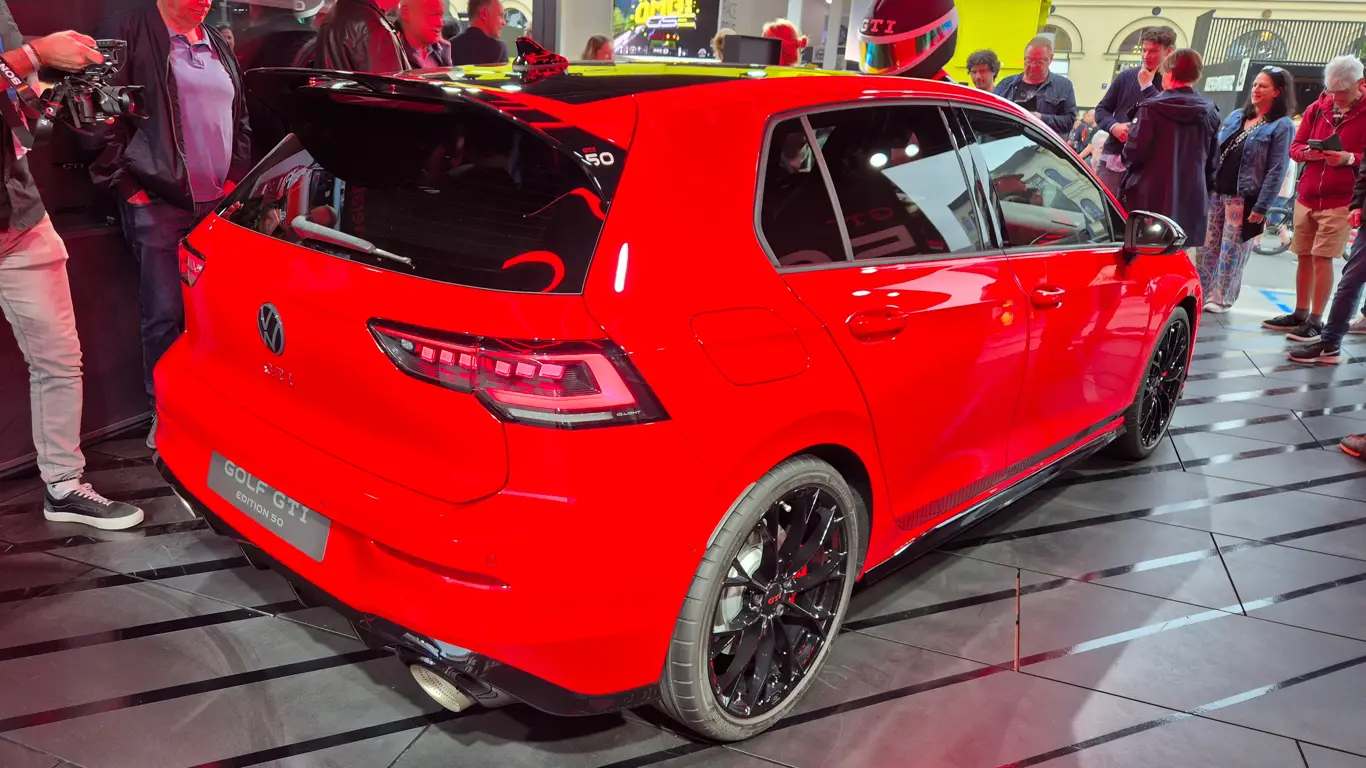 Volkswagen ID.3 GTX FIRE+ICE,IAA Mobility 2025,Автосалон в Мюнхене 2025