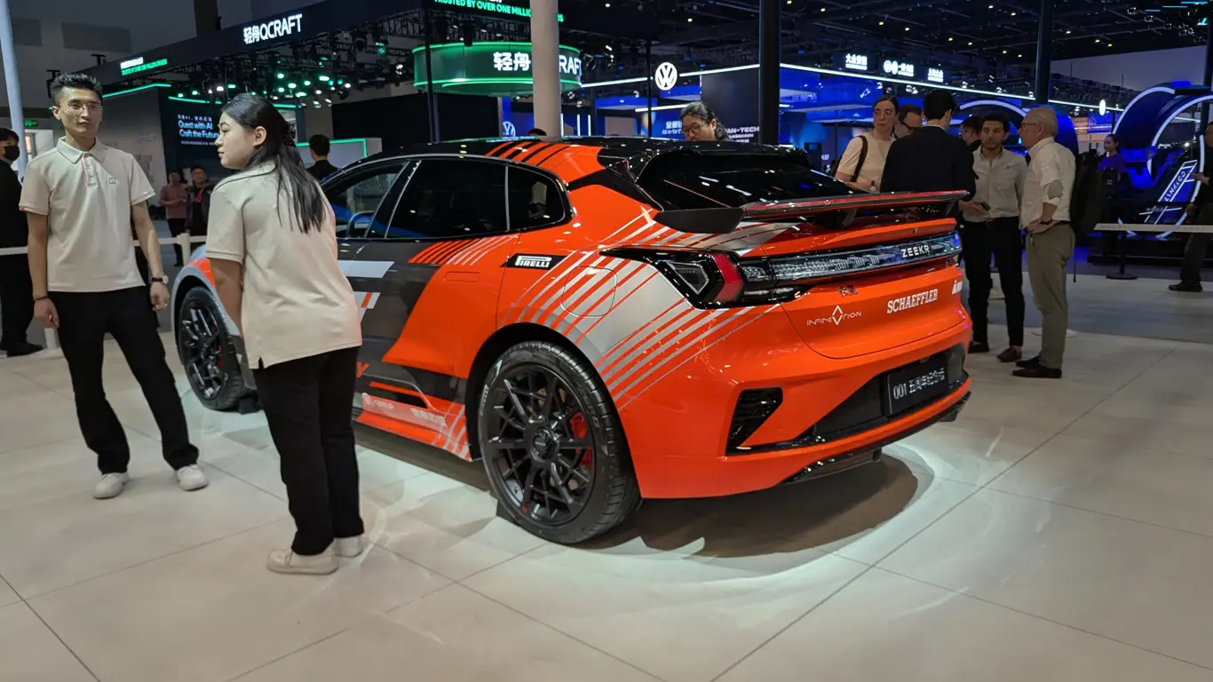 Автосалон в Пекине 2026 / Zeekr 001 Anniversary