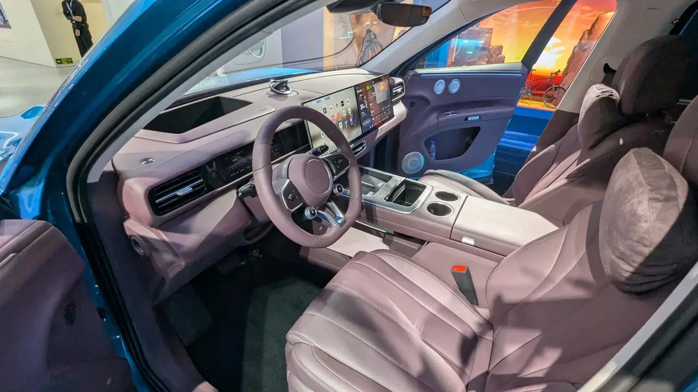 Автосалон в Чэнду 2026 / Aistaland GX7