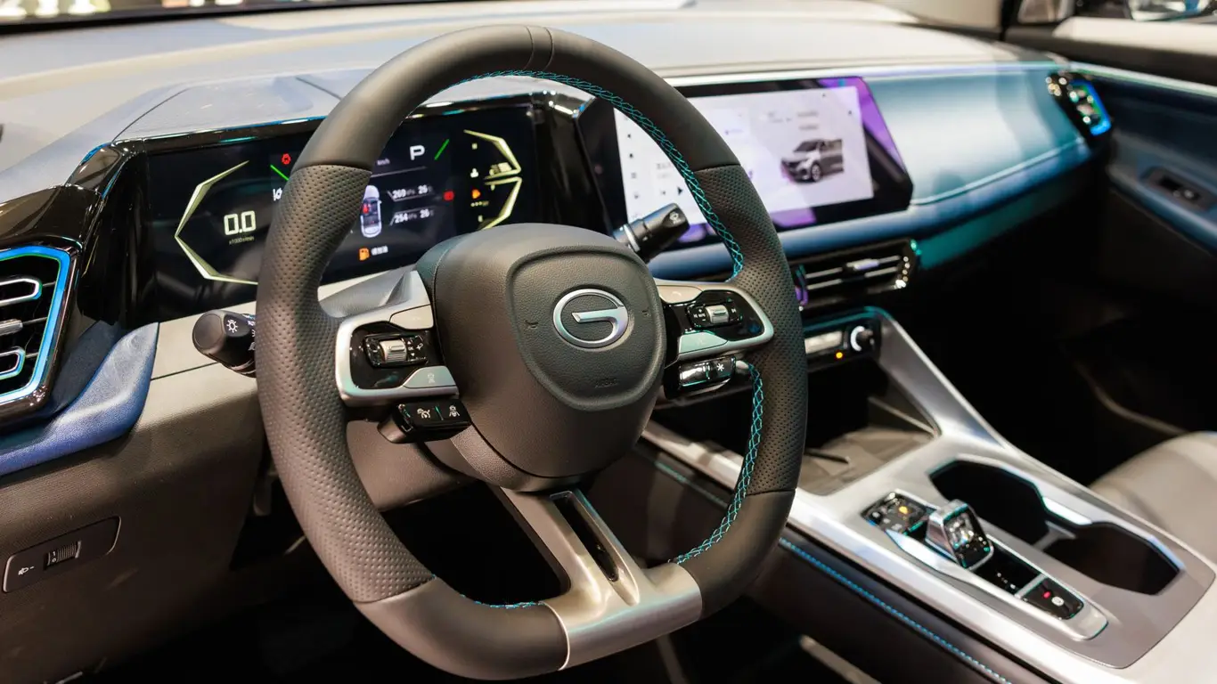 Салон кроссовера GAC GS3