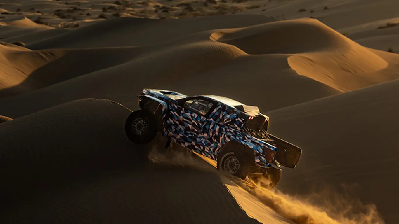 Toyota Hilux / DKR GR Hilux