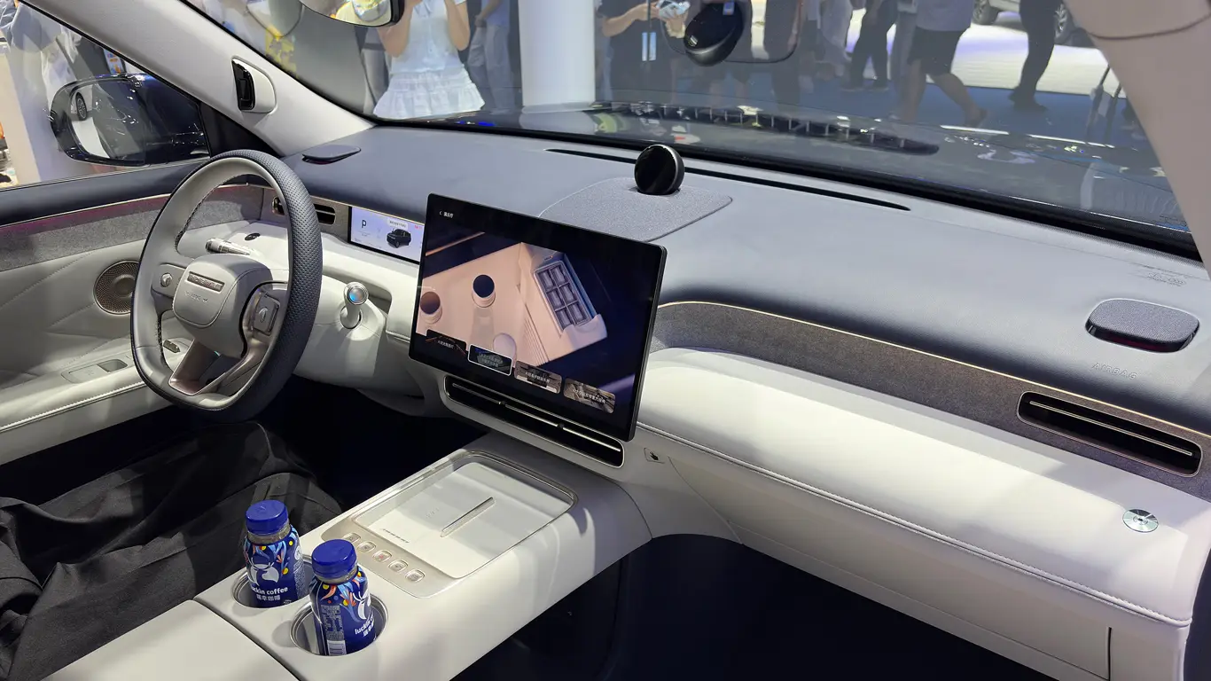 Автосалон в Чэнду 2026 / Стенд Roewe