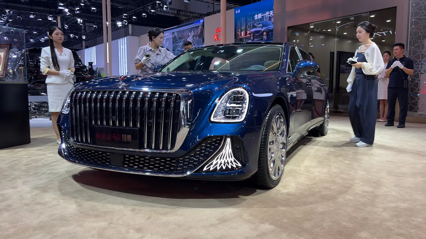 Автосалон в Чэнду 2026 / Стенд Hongqi