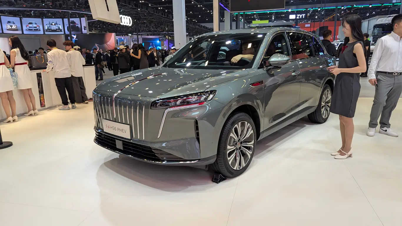 Автосалон в Пекине 2026 / Hongqi HS6 PHEV