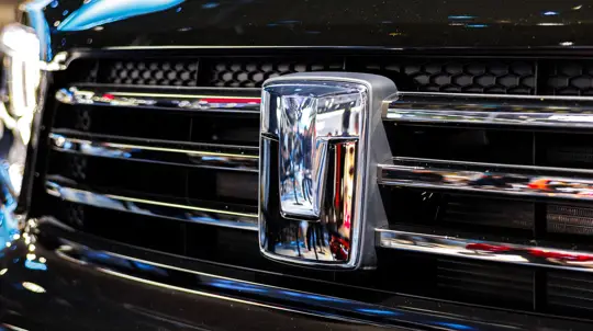 Этот Танк заменит Крузак: россиянам предлагают 422-сильный авто, проезжающий 100 км без капли топлива