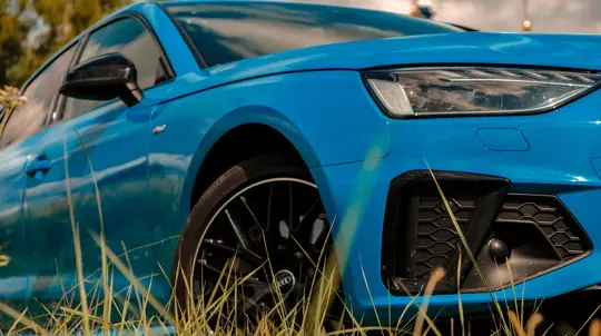 Как выгодно продать машину после аварии: в России их продают онлайн, как в США