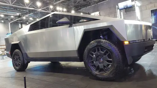 Tesla Cybertruck проедет от дома до работы и обратно: клиенты получат компенсацию