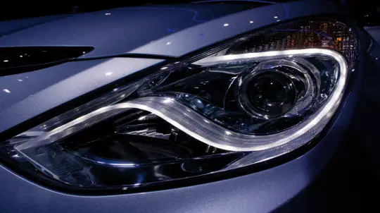 Больше света — меньше аварий: Osram осветил 100 лет автоистории