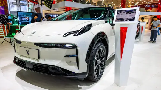 Вводится запрет на использование китайских автомобилей: кто из водителей в зоне риска