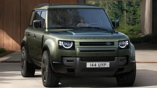 За 6,17 млн рублей V8 от BMW и экран 13,1 дюйма: как британцы освежили легенду