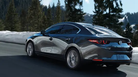 Возвращение Mazda 3: в Россию снова привозят популярный седан