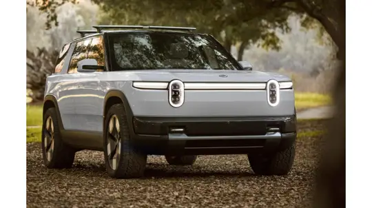 Rivian R2 с революционной подвеской: электровнедорожник, который всё изменит