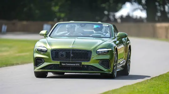 Bentley показывает спортивный характер: Continental GT сбросит «наеденные» гибридом лишние килограммы