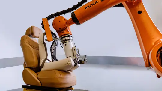 Роботы JLR ломают кресла ради вашего комфорта