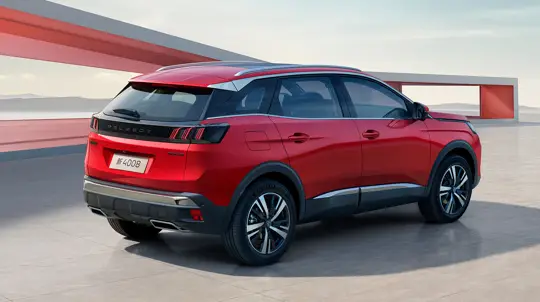 Французы не сдаются: стильный кроссовер решил конкурировать в РФ с китайцами несмотря на санкции