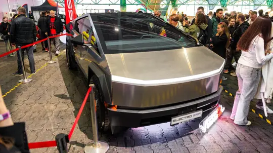 Один на всю страну: в Китае продают единственный Tesla Cybertruck за копейки