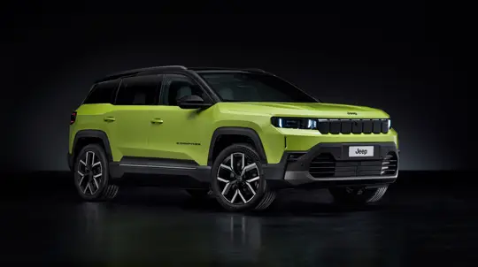 Гибрид с характером: Jeep Compass 2025 бьет по бездорожью и по кошельку