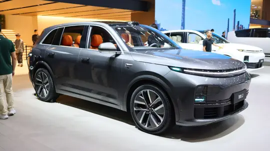 Китайцы открыли в России кирпичный завод: все новые машины попали под раздачу