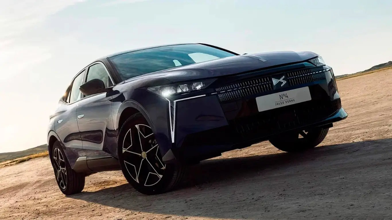 Французы решили сыграть по-крупному: DS №4 Jules Verne бросает вызов BMW и Mercedes