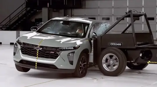 ТОП-5 самых безопасных машин в РФ: ценник от 4 до 11 млн рублей