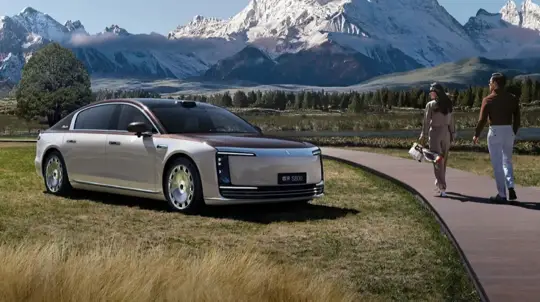 Новый Rolls по-китайски для России: аналог Maybach от Huawei появится в продаже