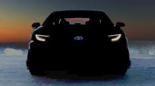 Toyota анонсировала тизером дебют нового седана. Возможно, это Camry