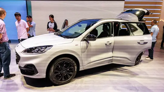 Взрывоопасный дефект: Ford отзывает 694 тысячи авто