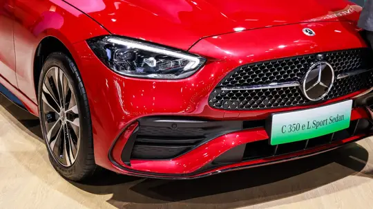 Mercedes обновляет свой главный универсал: меньше хрома, больше цифровизации