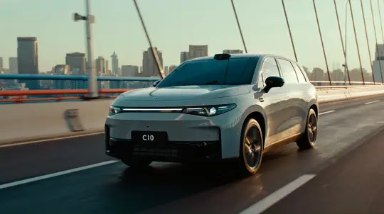 4 секунды до сотни: в Европе покажут мощный электрокроссовер Leapmotor