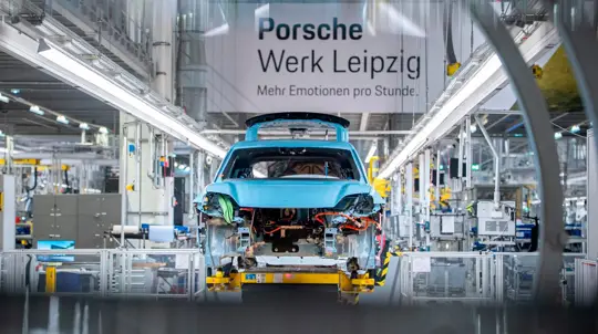 Идеальное производство: Porsche обошел конкурентов и взял «Оскар» автопрома