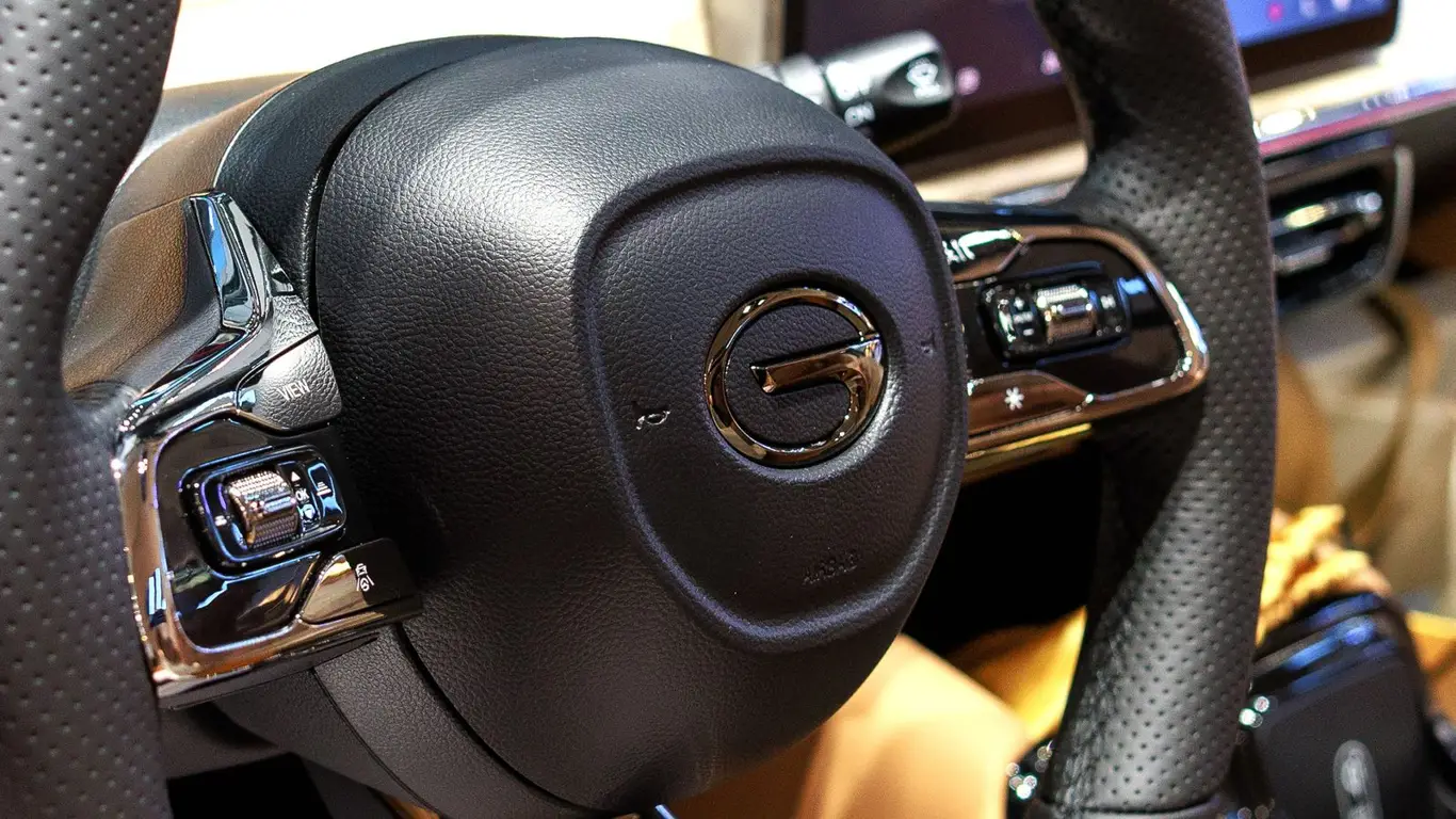 Это любимая кнопка каждого разумного водителя: она может сэкономить тысячи рублей