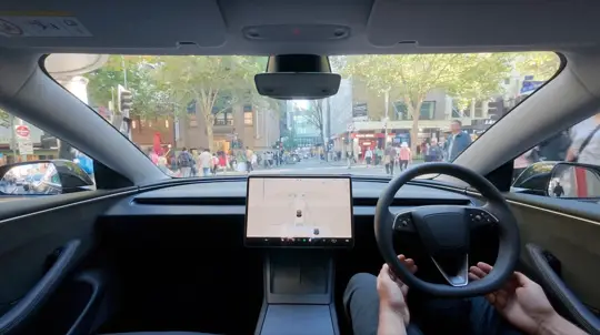 «Робот за рулем»: Tesla запускает в Австралии функцию, которой боялись таксисты