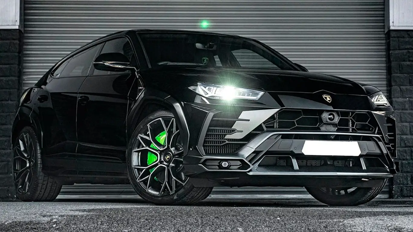 Тюнинг на грани абсурда: пластиковый обвес для Urus по цене автомобиля