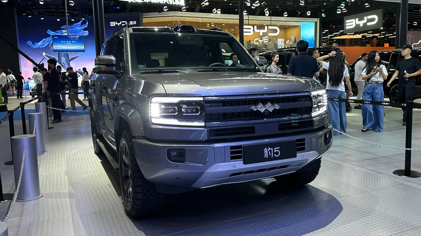 Новый китайский внедорожник от BYD бросил вызов легендам оффроуда