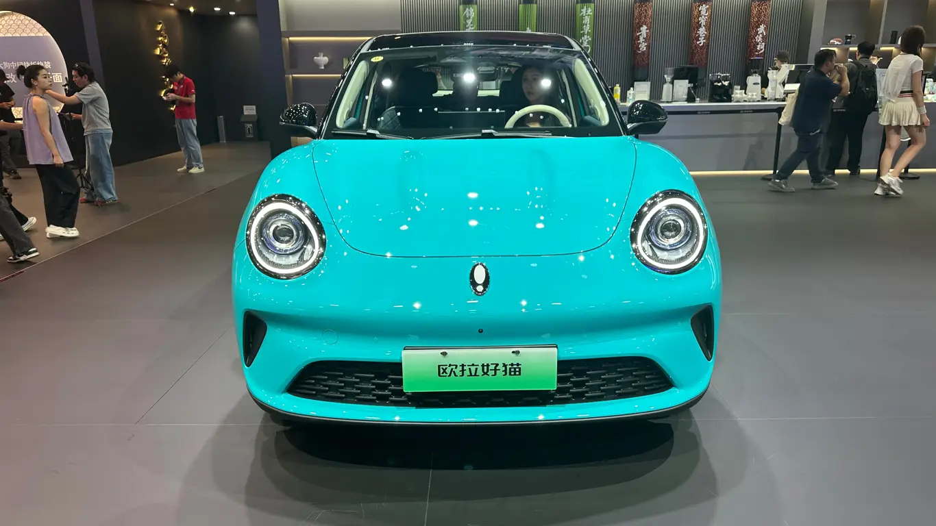 Бренд для модных и дерзких: Ora готовит два карманных хита для всего мира