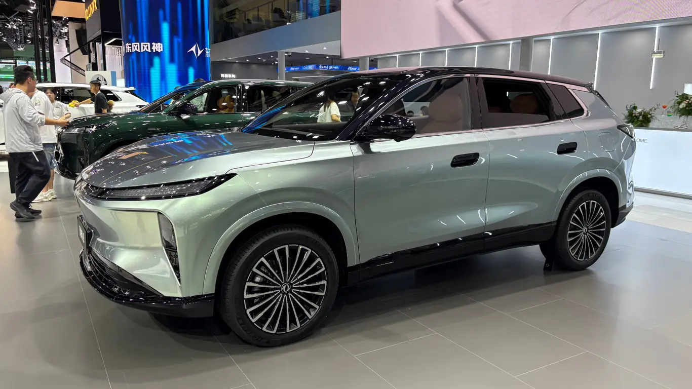 За эти деньги в Европе такого не купить: Dongfeng запустил акцию на L8, предложение ограничено