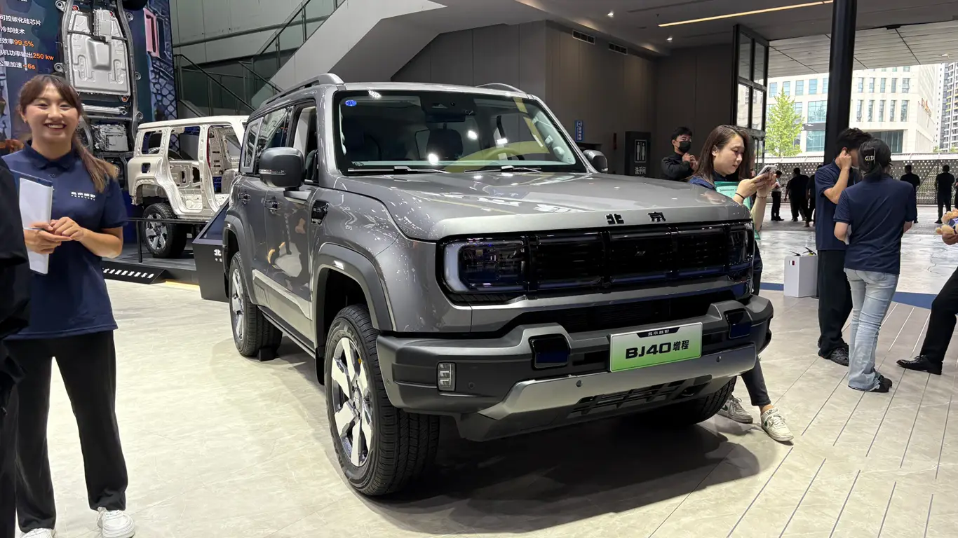 Внедорожный характер в сочетании со скоростью и экономичностью: брутальный аналог Нивы дебютировал в КНР