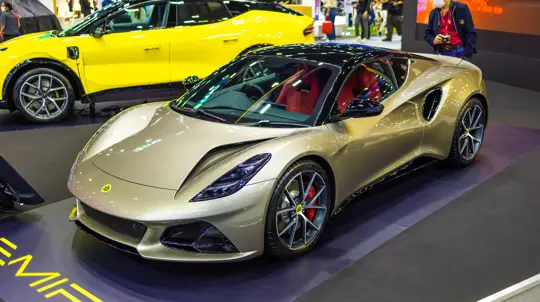 Отказ от «чистых» электрокаров: Lotus откажется от помощи AMG и Toyota