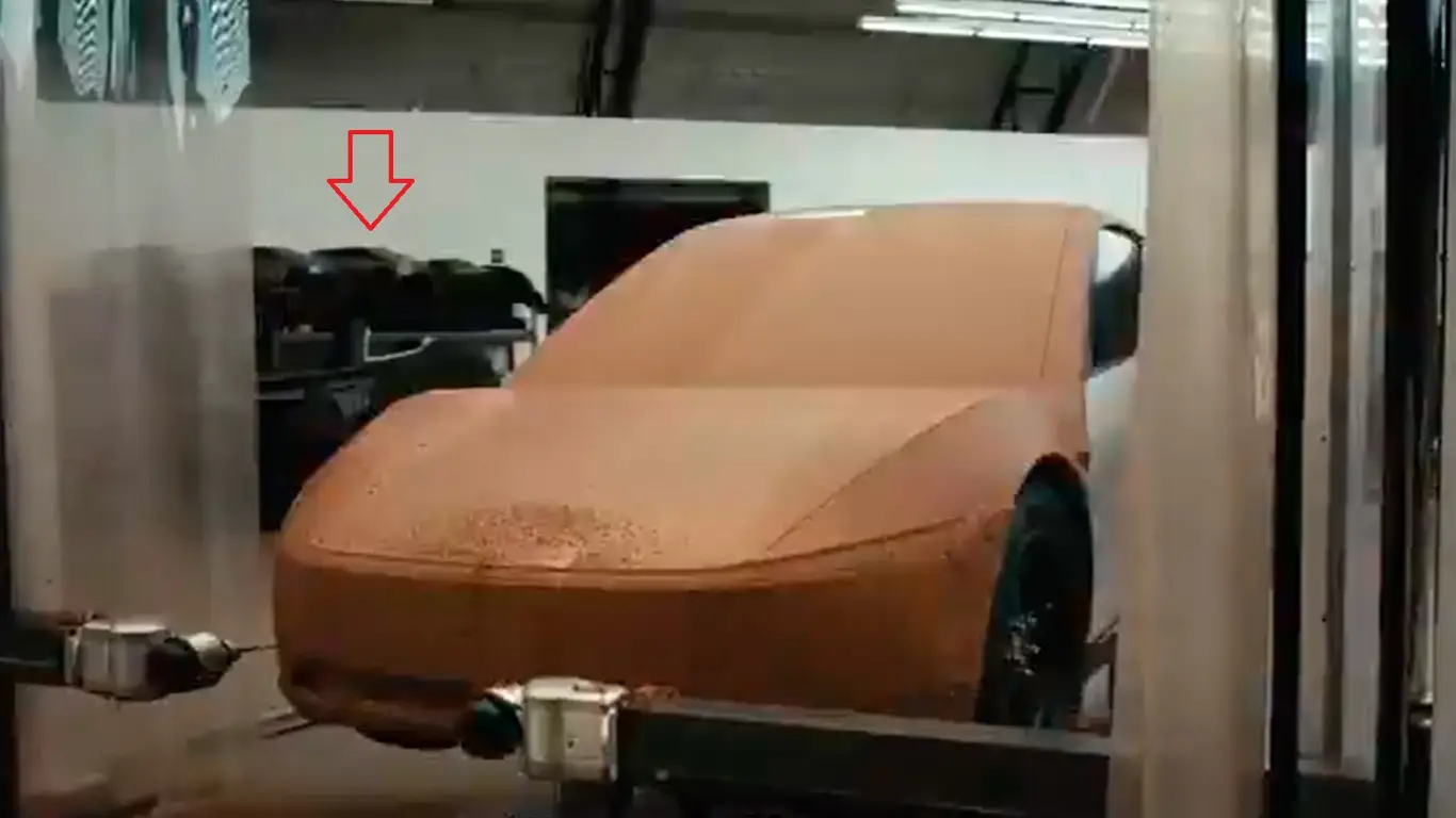 Tesla готовит сюрприз: на видео заметили загадочный внедорожник