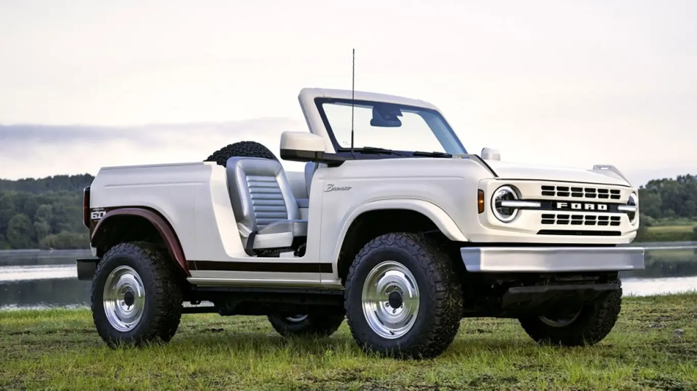 Кабриолет Bronco в стиле 1960-х: Ford показал свой новый ретро-концепт