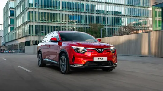 Никто так не делал: VinFast дарит десятилетие спокойствия водителям