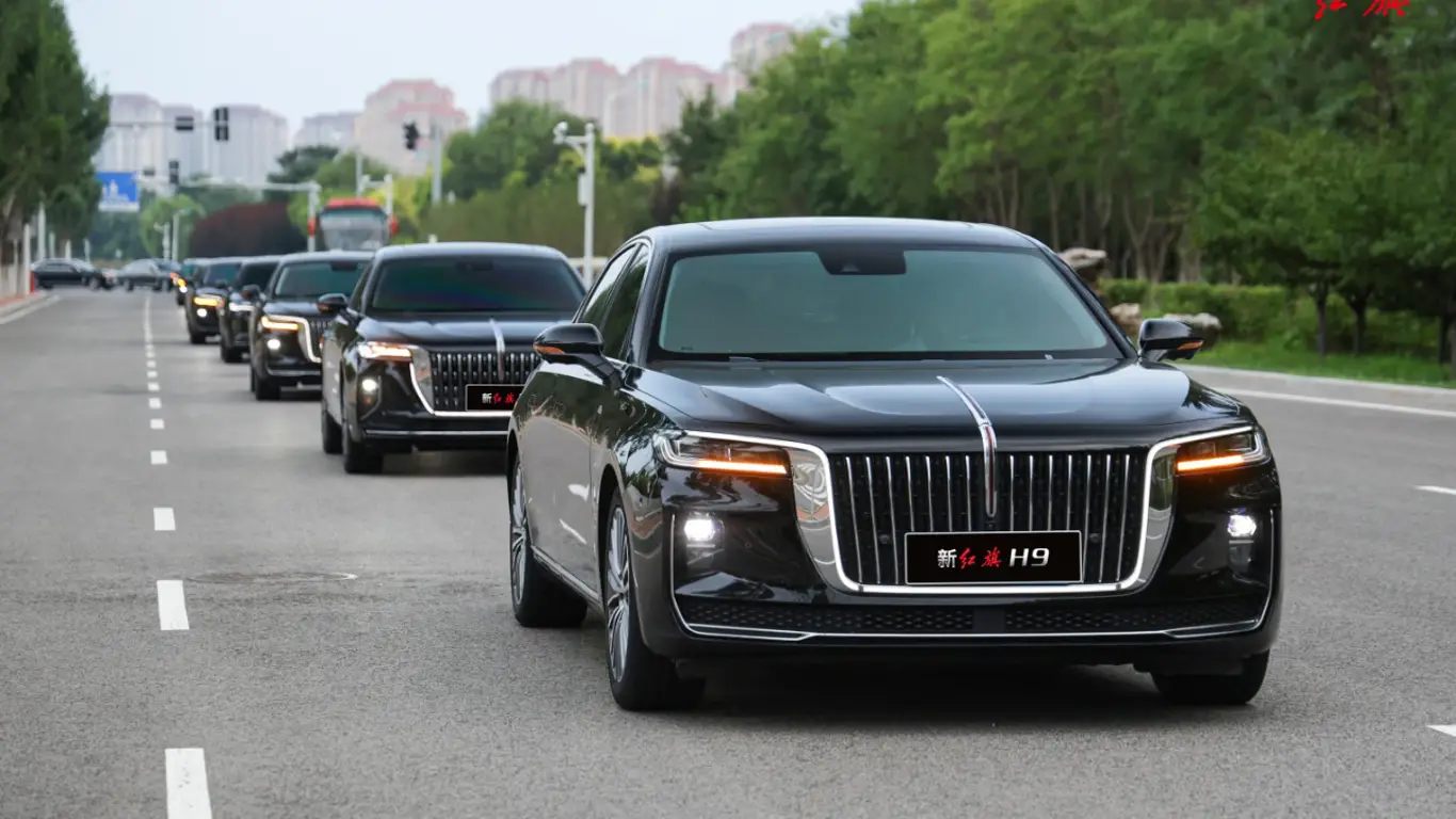 Символ национальной гордости: автомобили Hongqi возглавят Парада Победы