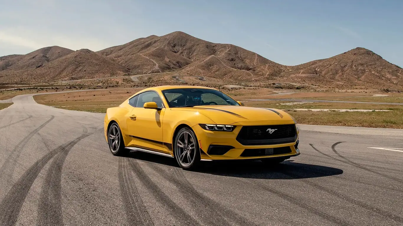 Mustang выпьет весь ваш бензин: легендарный пони-кар не предаст фанатов