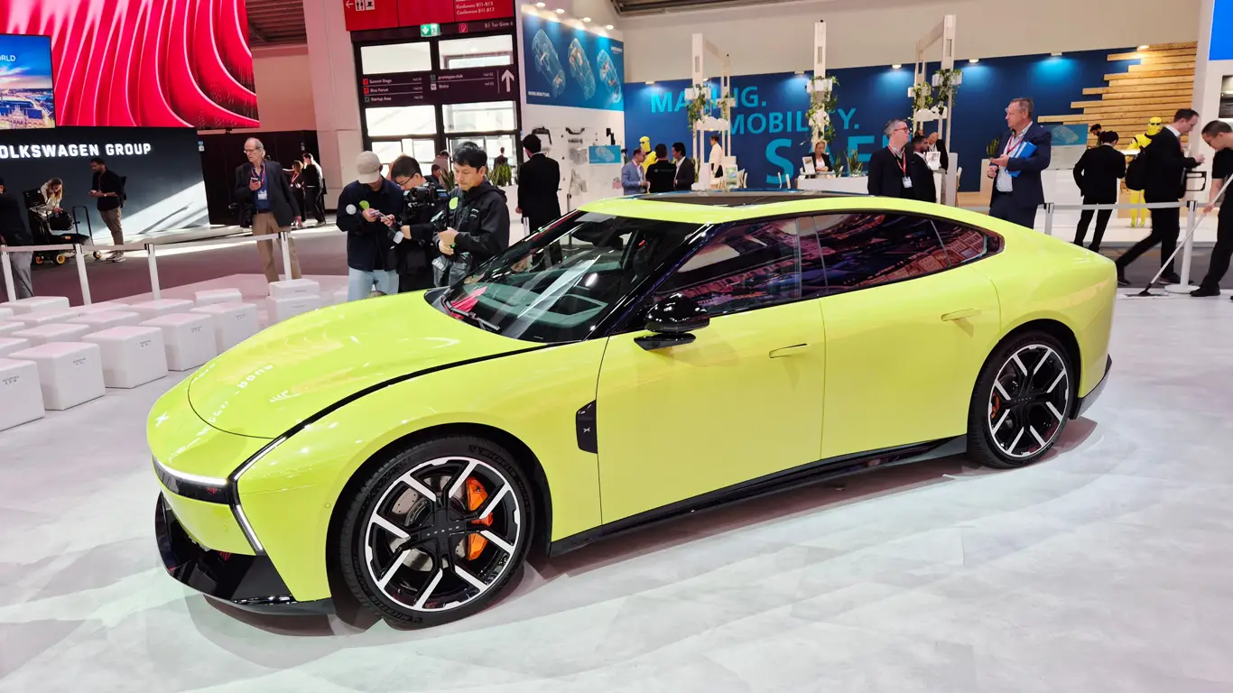 Новая угроза для BMW и Audi: XPeng P7 с двумя моторами разгоняется до сотни за 4 секунды