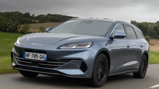 Китайский универсал против Skoda Octavia: Европа вздрогнет от нового витка конкуренции
