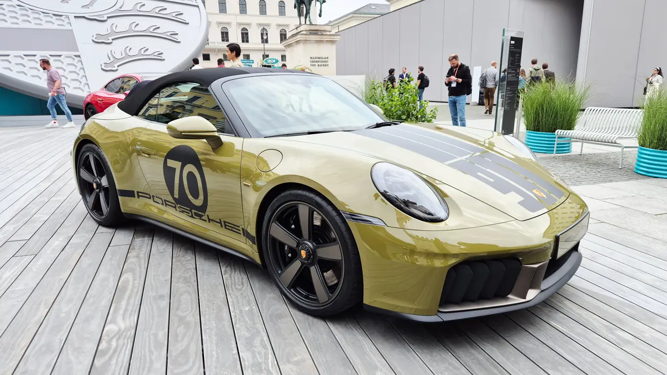 Porsche 911 Spirit 70: легенда семидесятых вернулась с турбо и электричеством