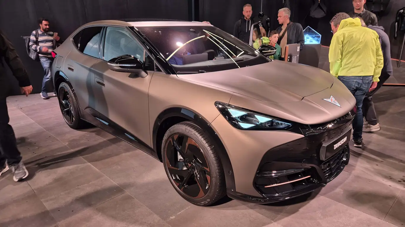 Счастье для немцев на 5 букв: фирменный спортивный акцент Cupra шокировал зрителей