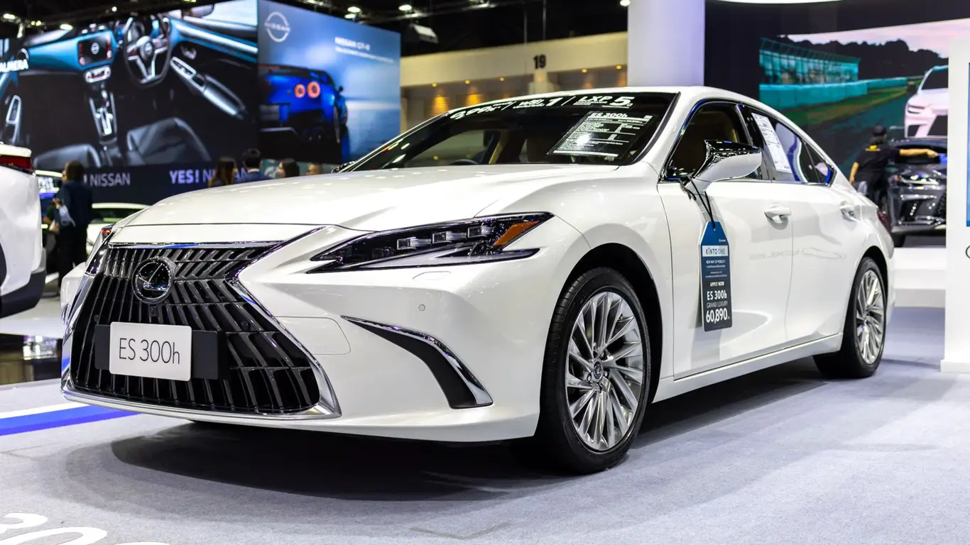 Премиум не нужен американцам: Toyota не будет собирать автомобили люксового бренда