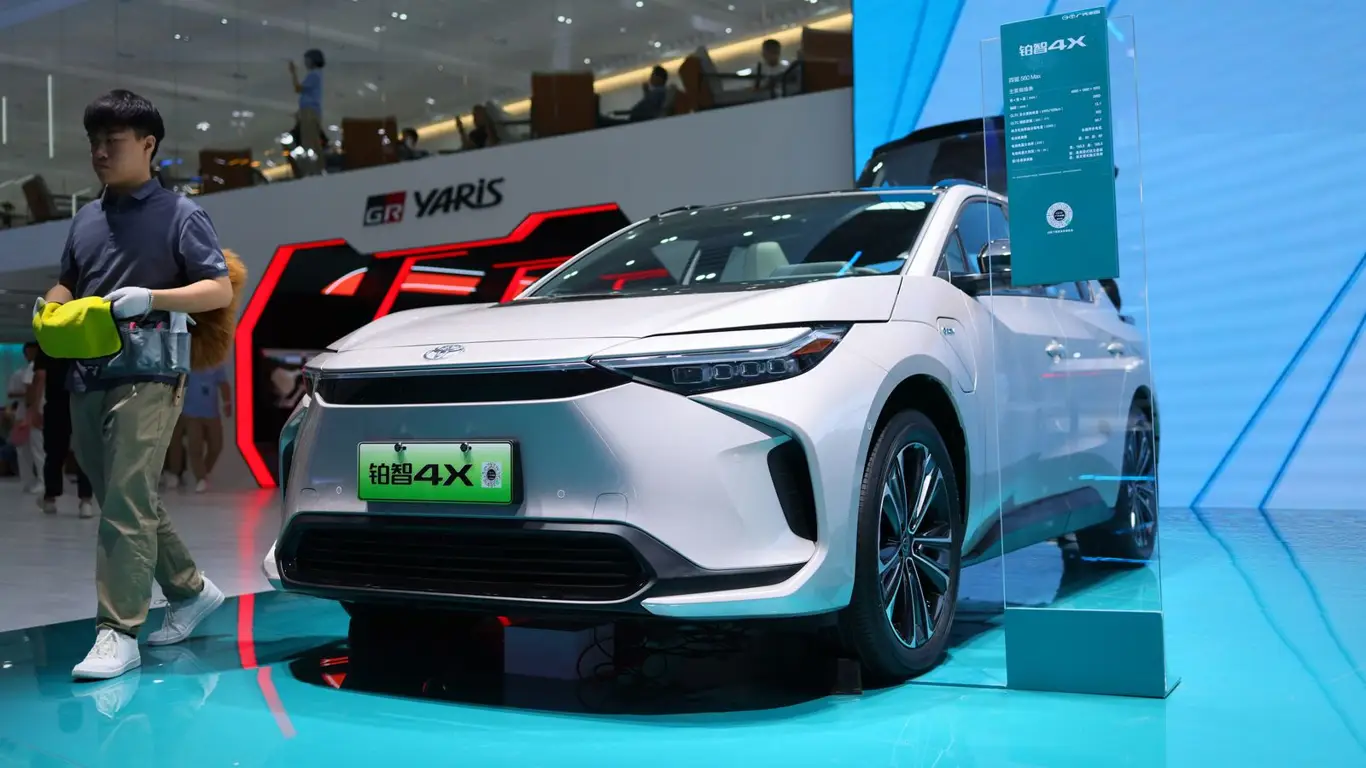 Все как в тумане: японцы вынуждены забрать свои новые электрокары в ремонт