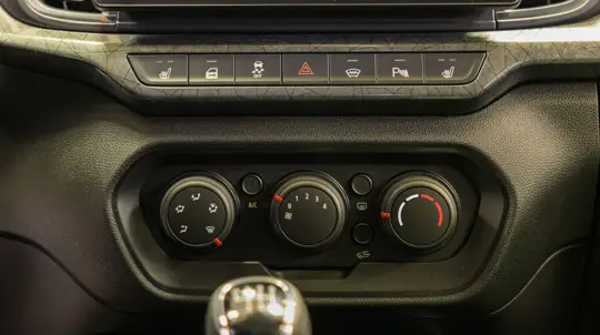 Автомобили не для продажи: АвтоВАЗ возглавил рейтинг самых дешевых машин в мире